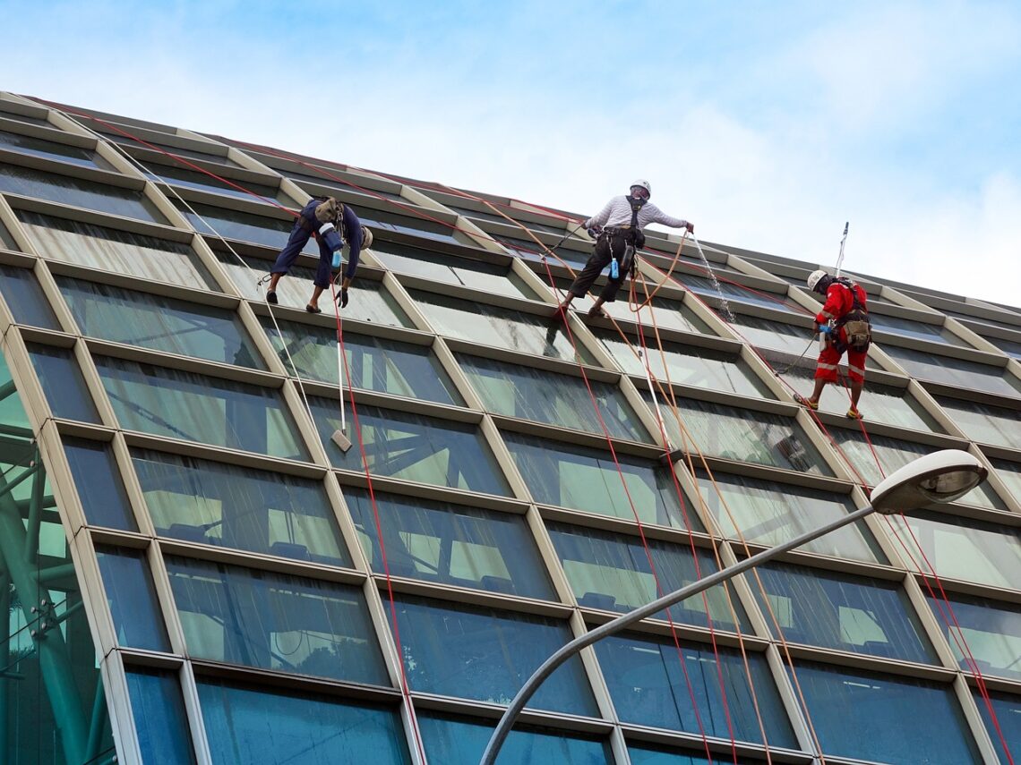 werken op hoogte, valbeveiliging, harnas